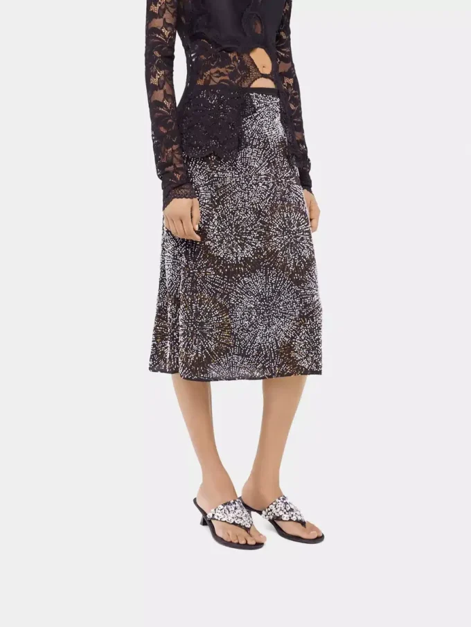 Fustă din crep cu broderie din perle