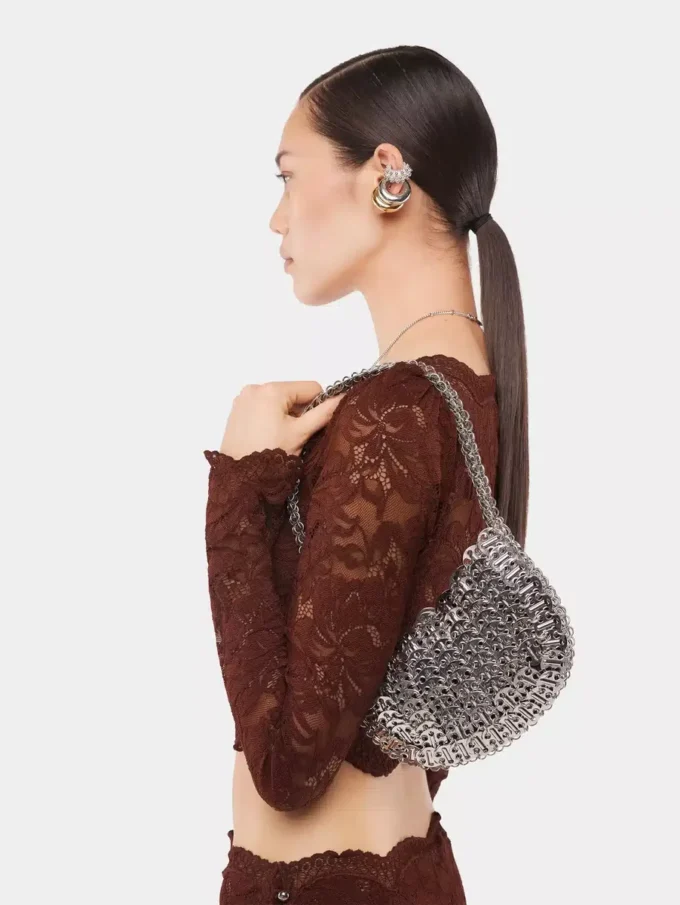 Geantă iconică Moon Bag din 1969, argintie