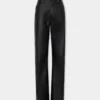 Pantaloni din piele