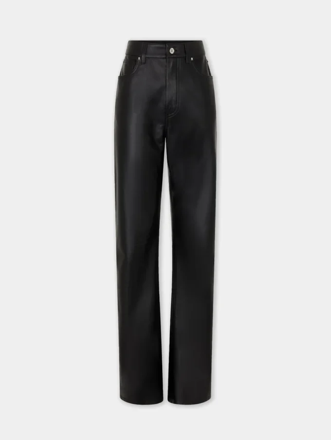 Pantaloni din piele