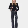 Pantaloni din piele