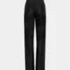 Pantaloni din piele