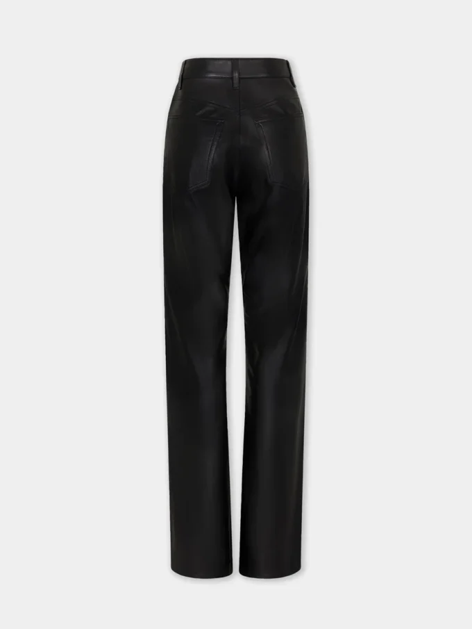 Pantaloni din piele