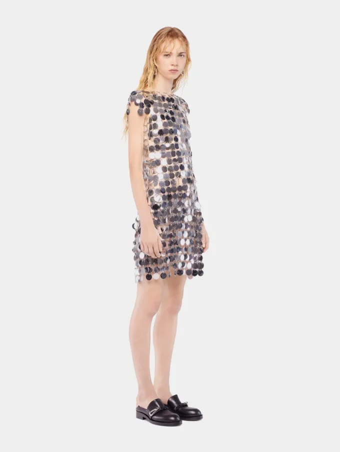 Rochia iconică argintie Sparkle cu discuri