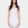 Rochie lungă albă fără mâneci din muselină și satin