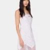 Rochie lungă albă fără mâneci din muselină și satin