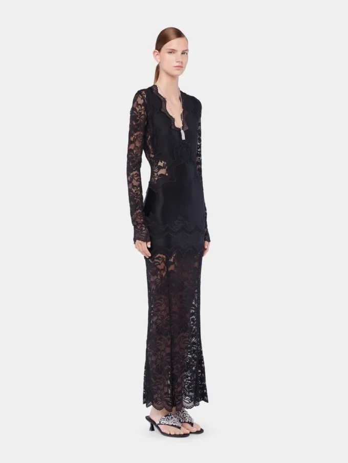Rochie lungă din dantelă