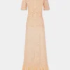 Rochie lungă din dantelă de culoarea rafiei