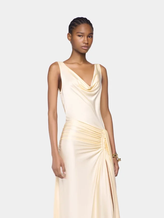 Rochie lungă fără mâneci, de culoare crem, din jersey