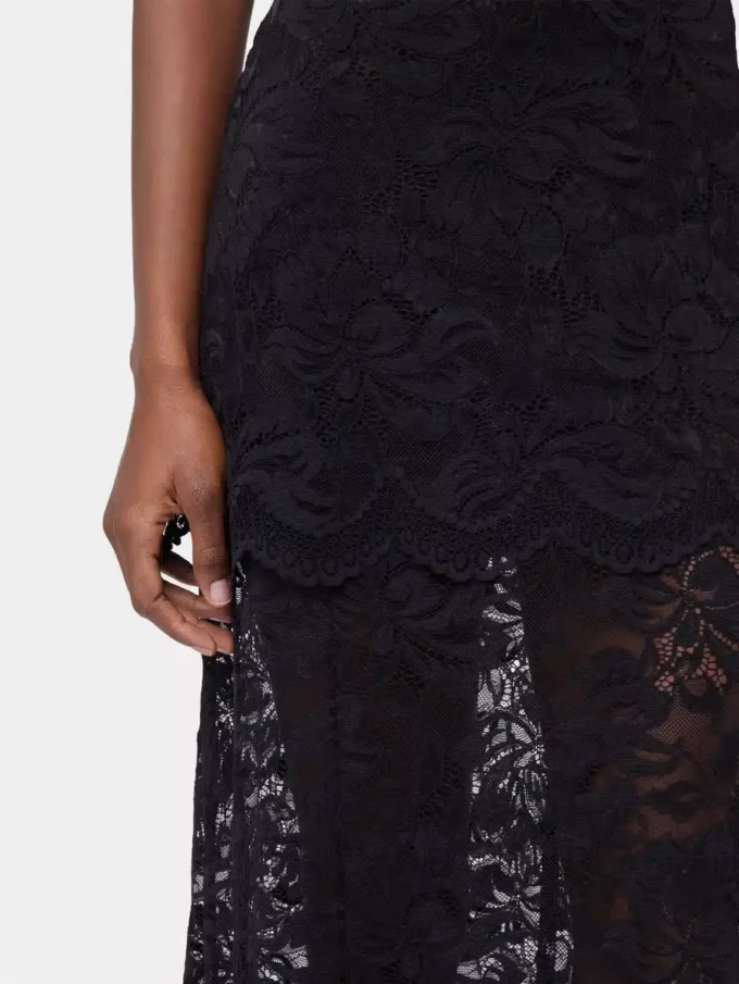 Rochie lungă neagră din dantelă