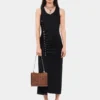 Rochie neagră fără mâneci, drapată, cu nasturi
